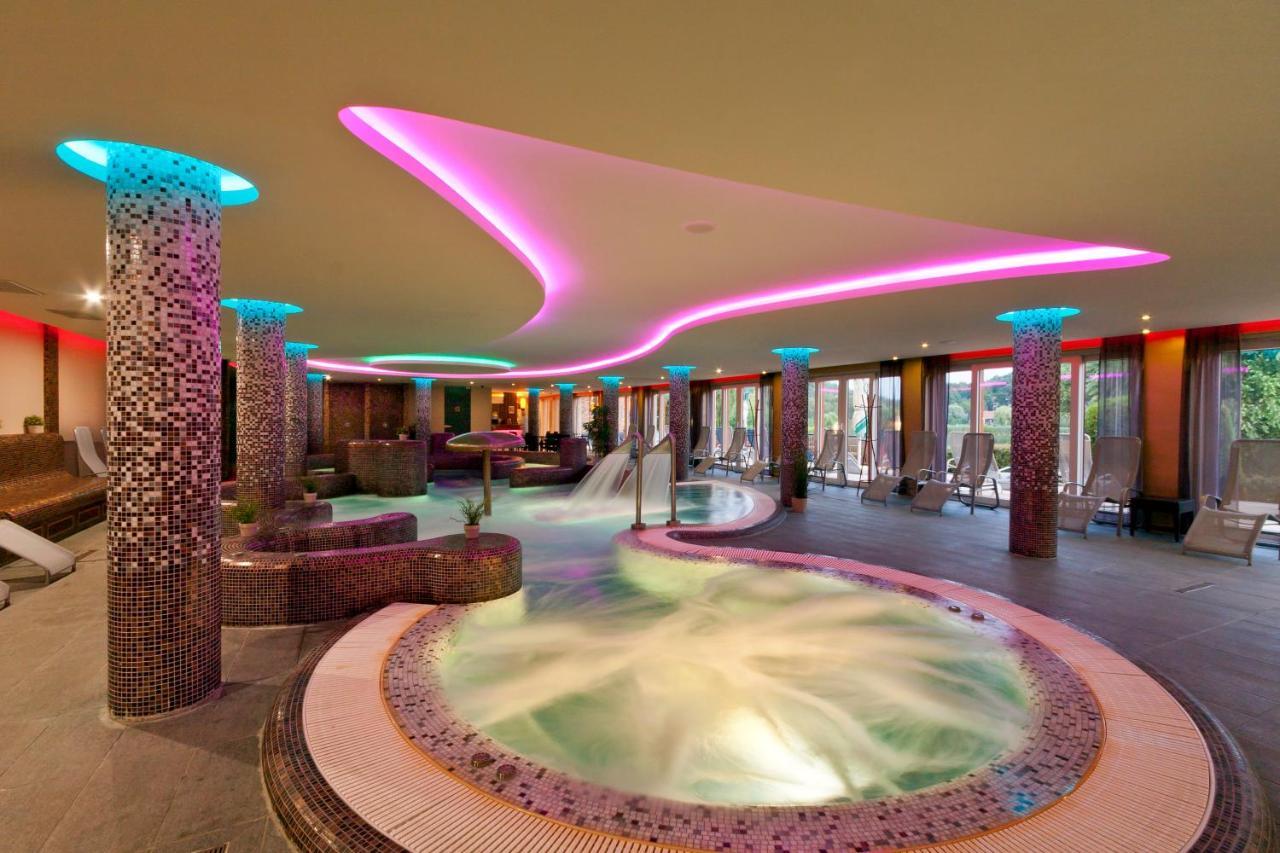 To Wellness Hotel Bank  Exterior photo